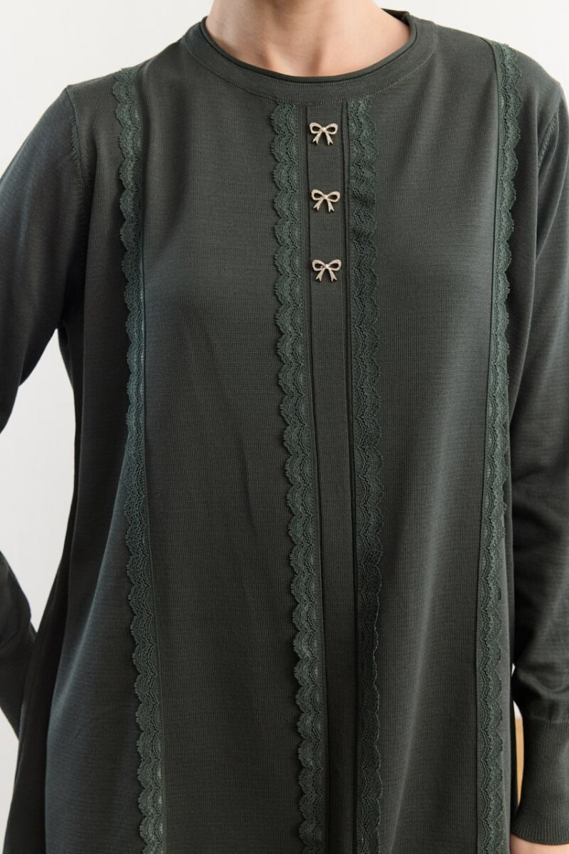 Tesettür Tunik Şerit Dantelli Fiyonk Düğmeli Merserize Tunik-Haki - 4
